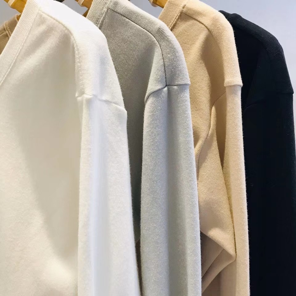 灰色