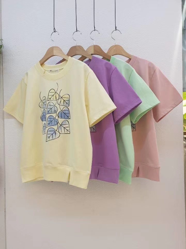粉红色