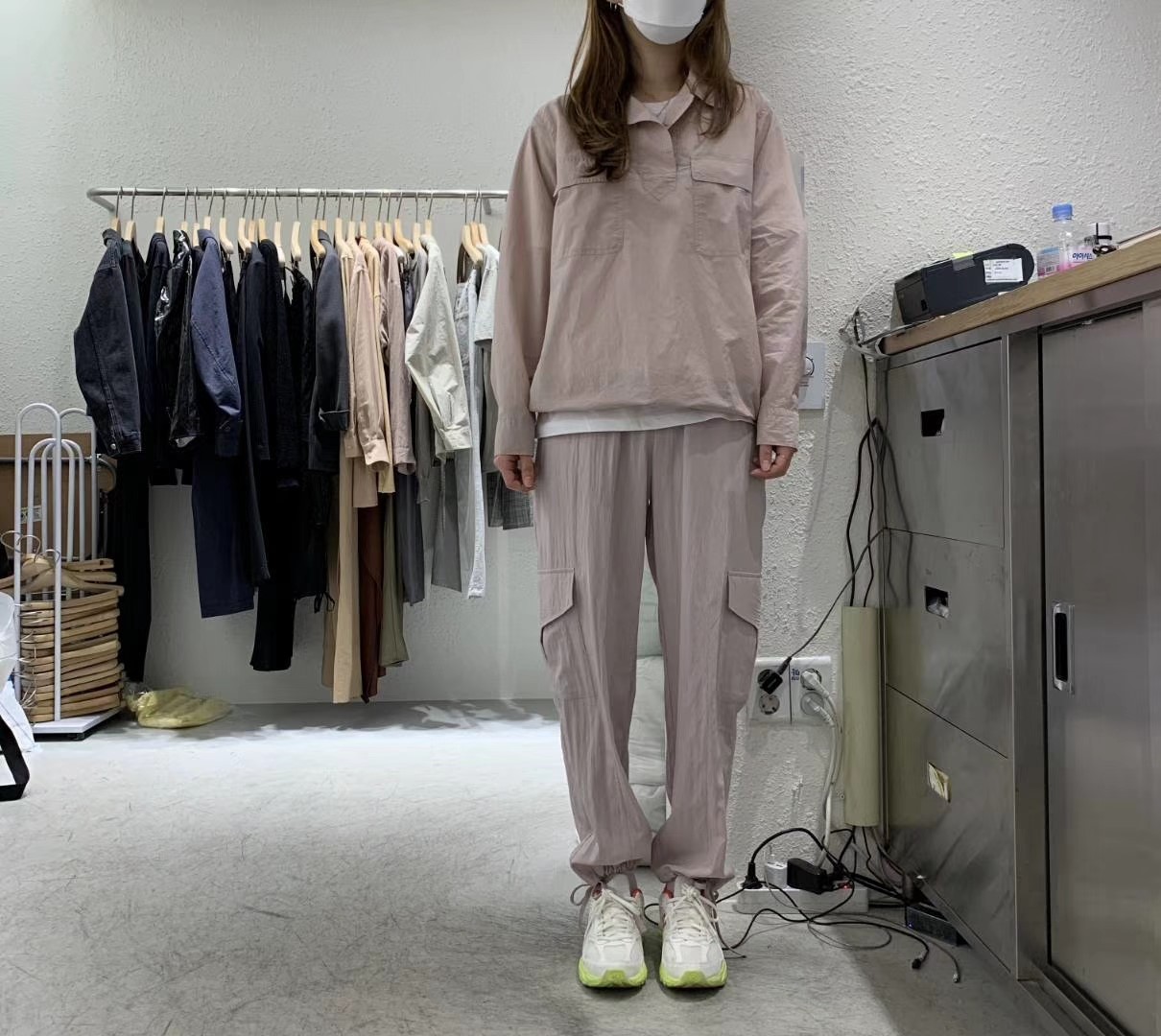 灰色