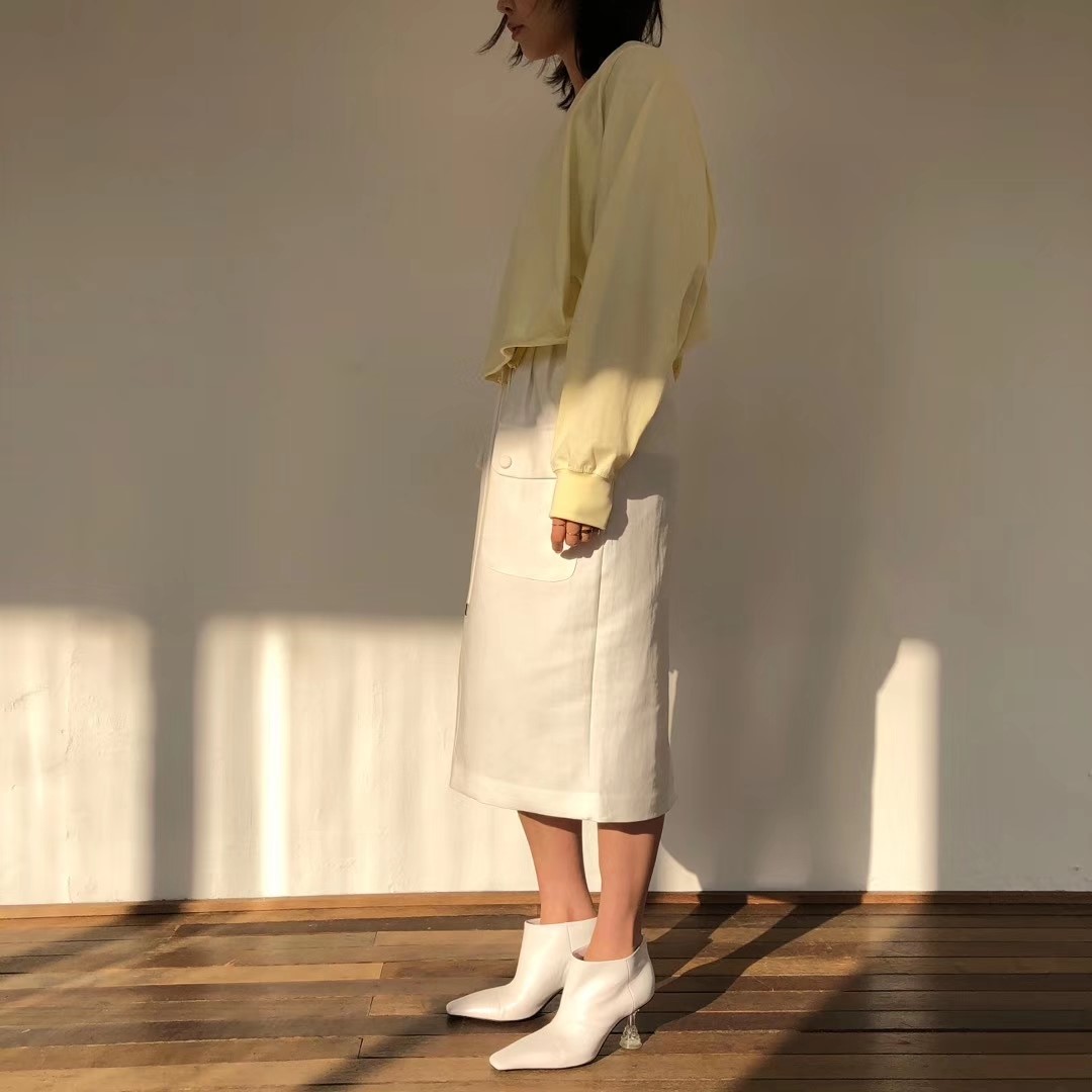 黄色