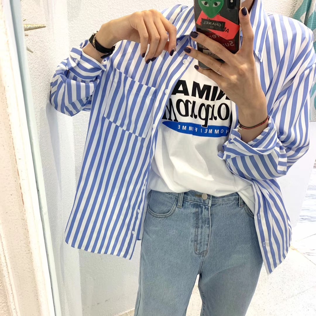 蓝色