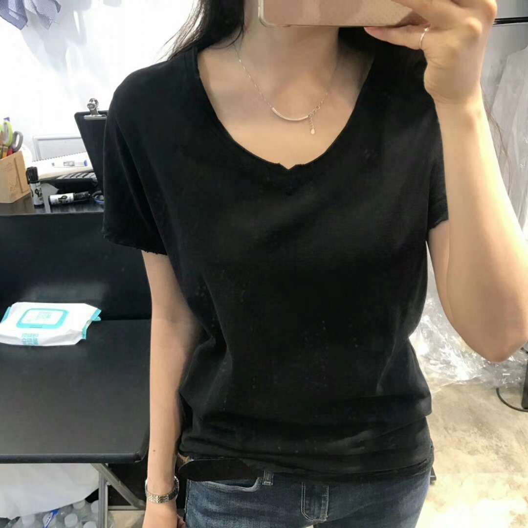 黑色
