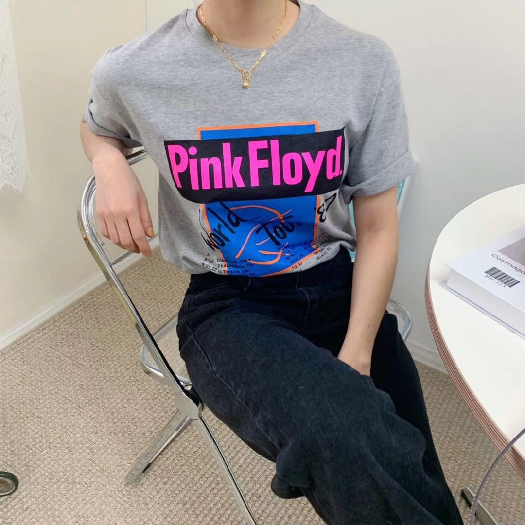 灰色