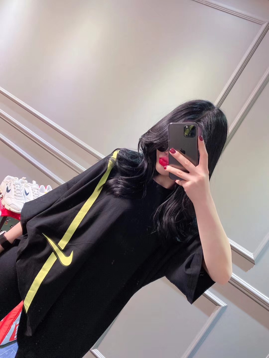 黑色