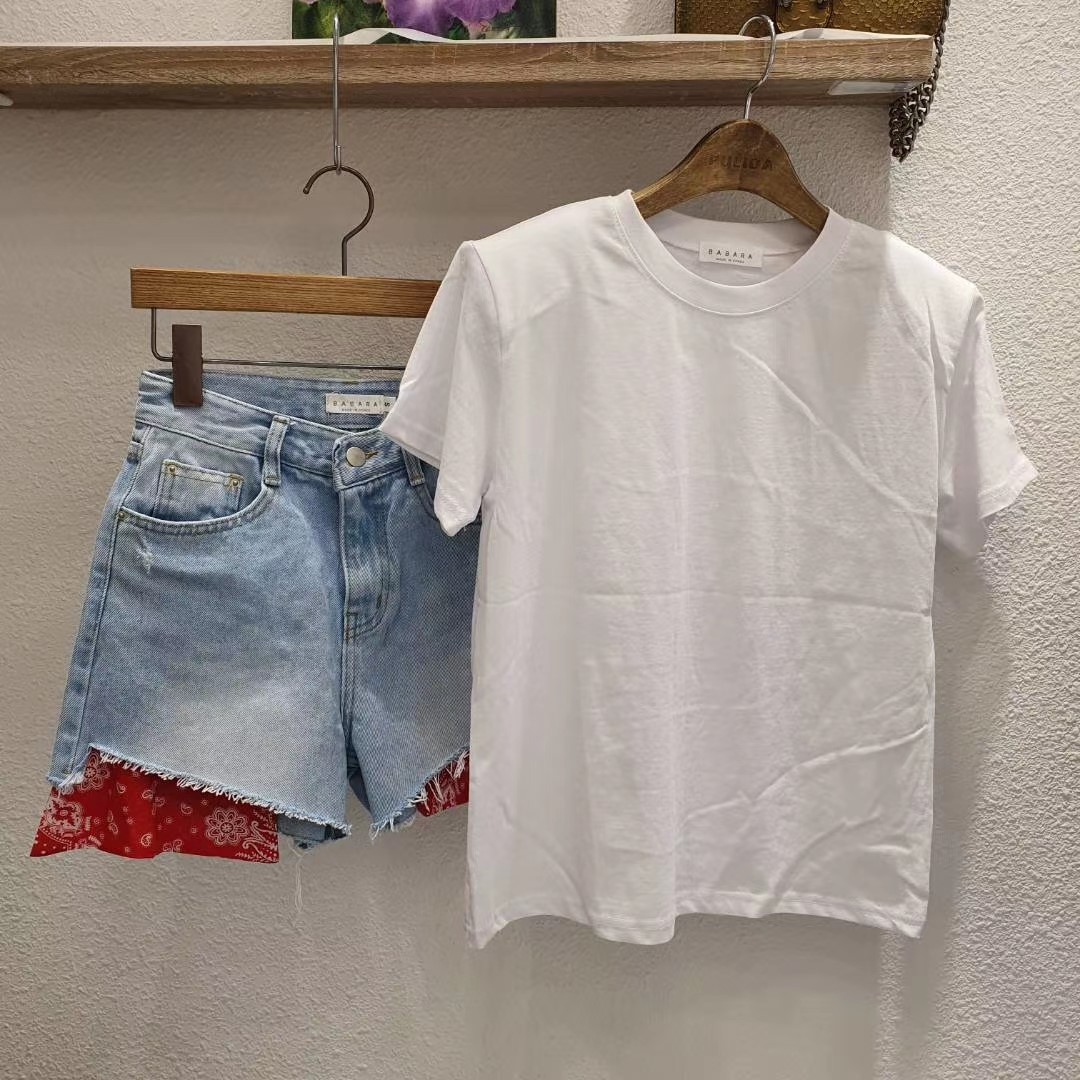 蓝色