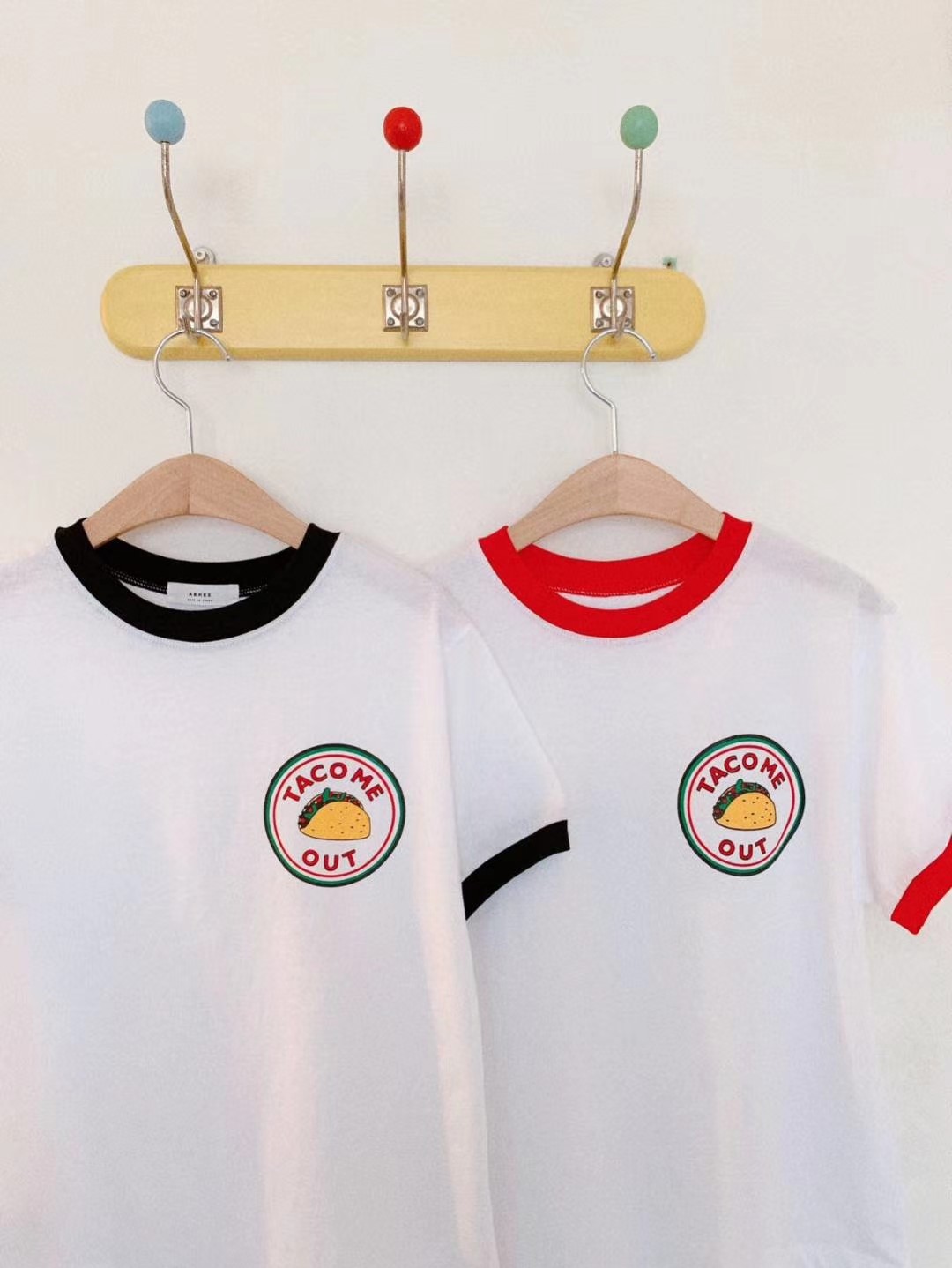 红色