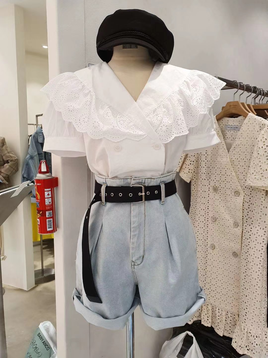 白色