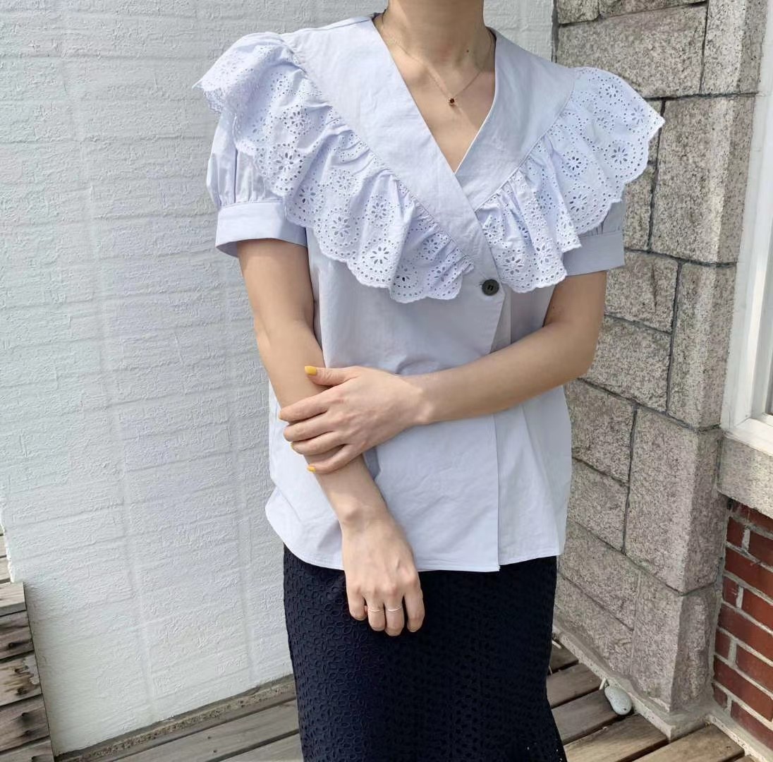 蓝色