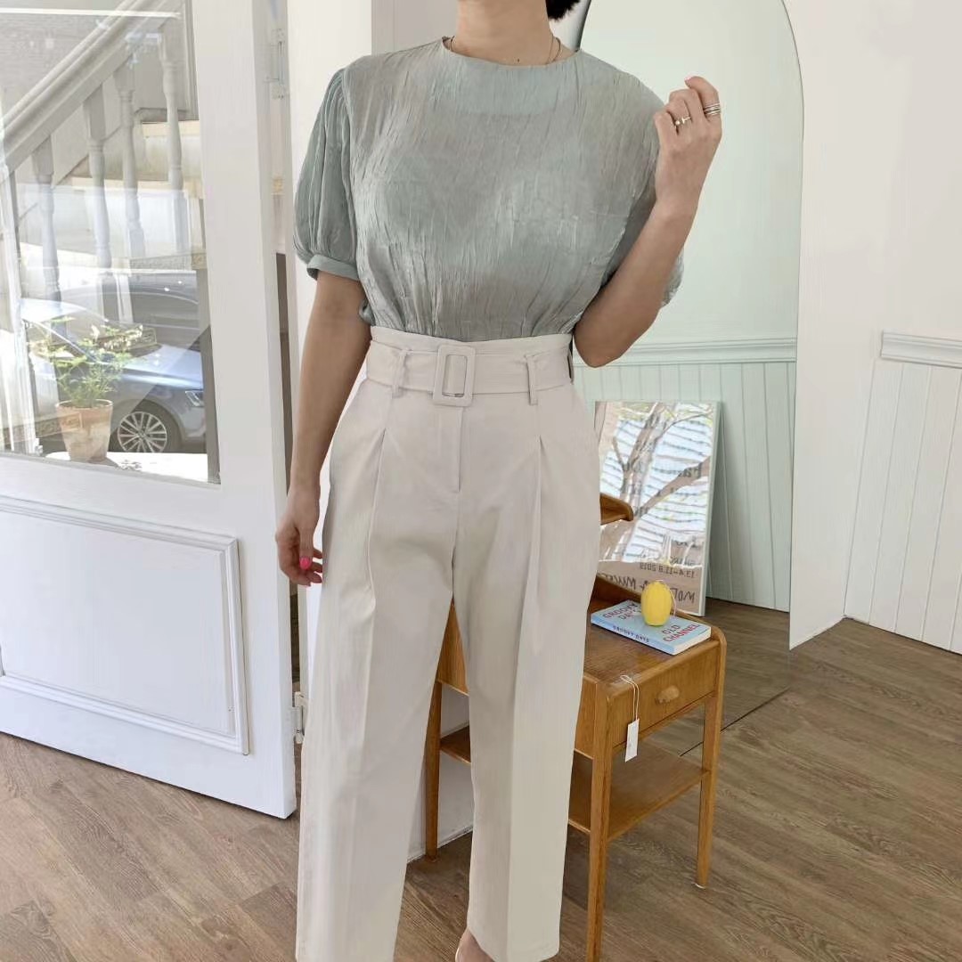 白色