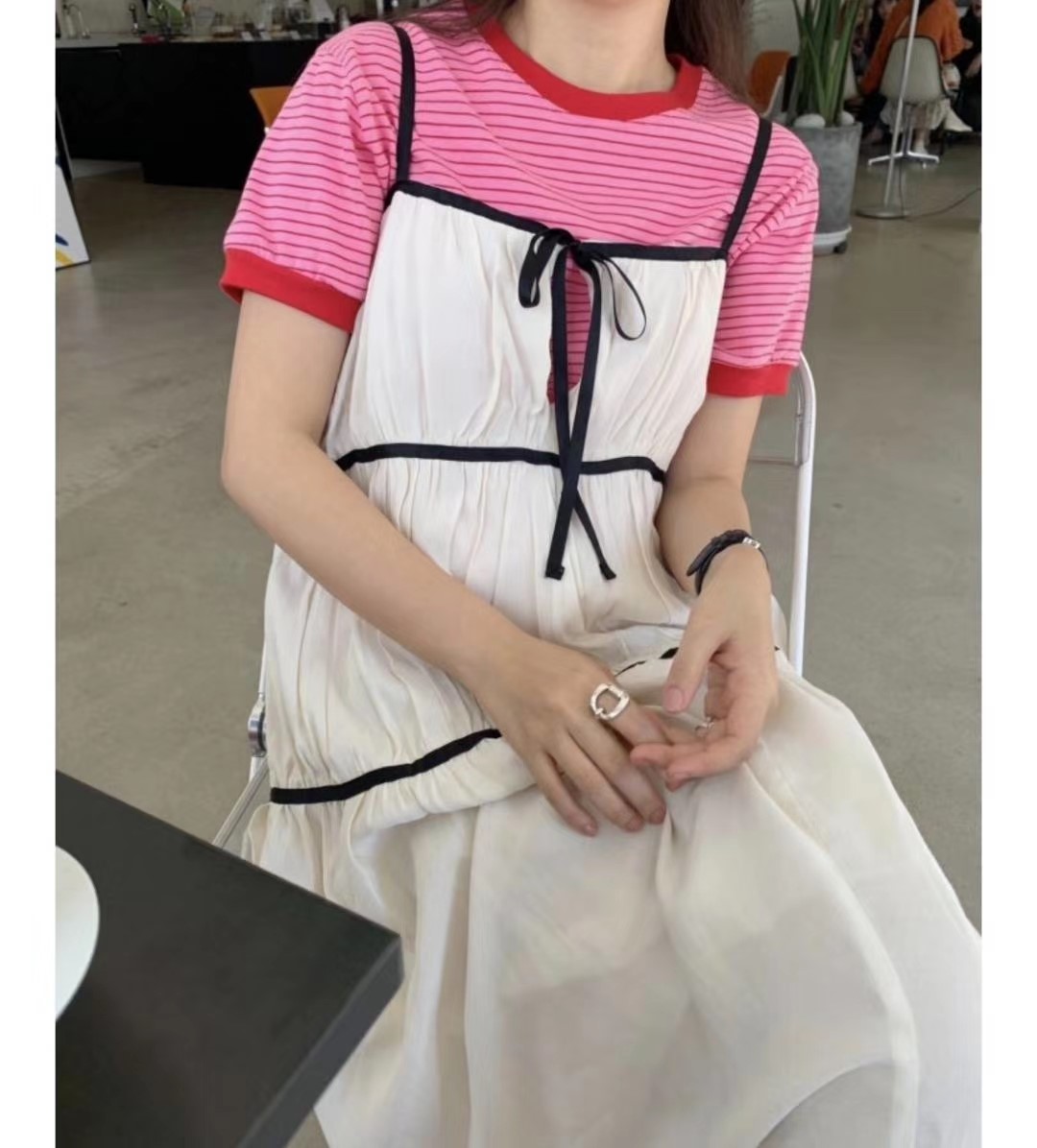 粉红色