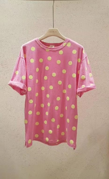 粉红色