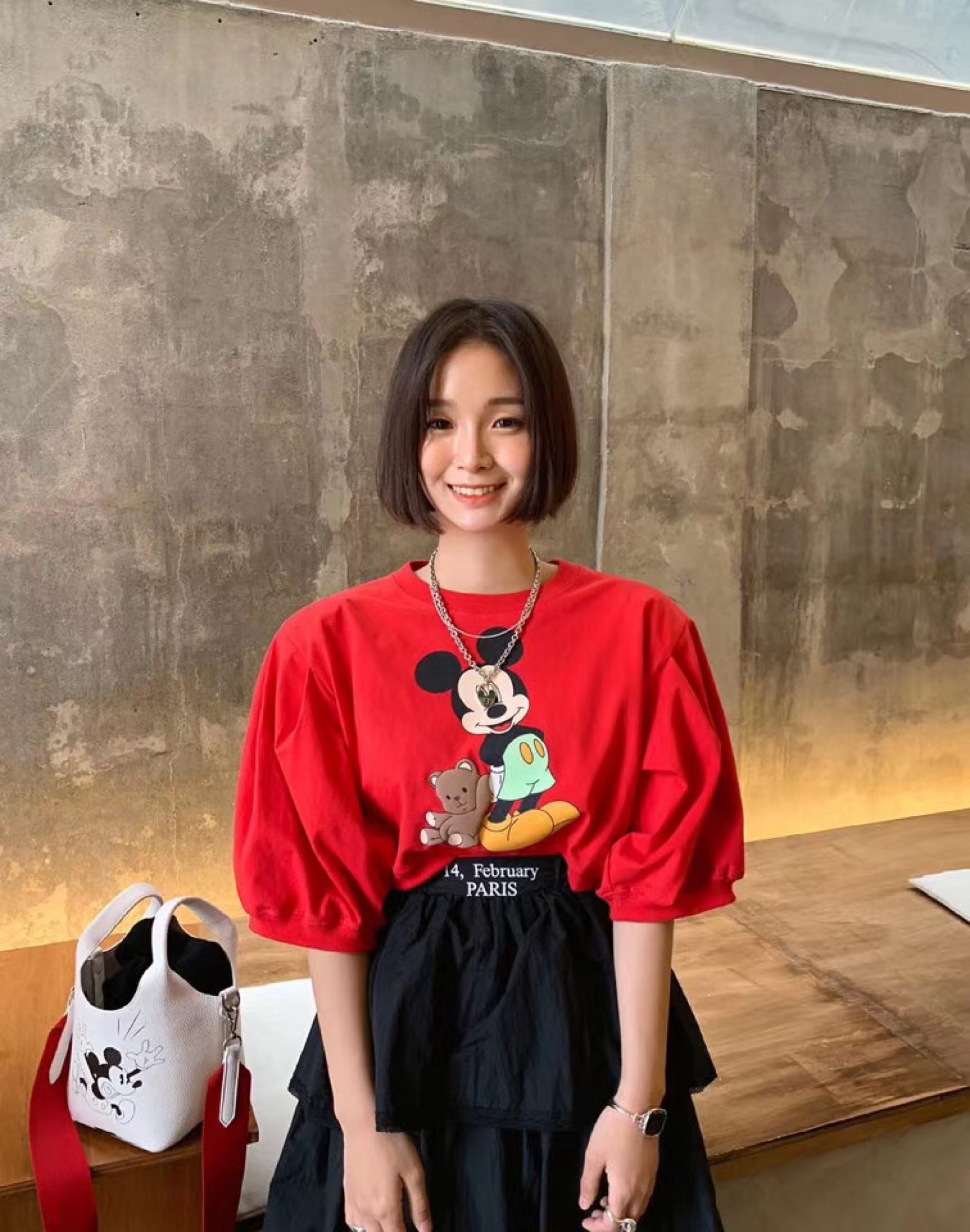 红色