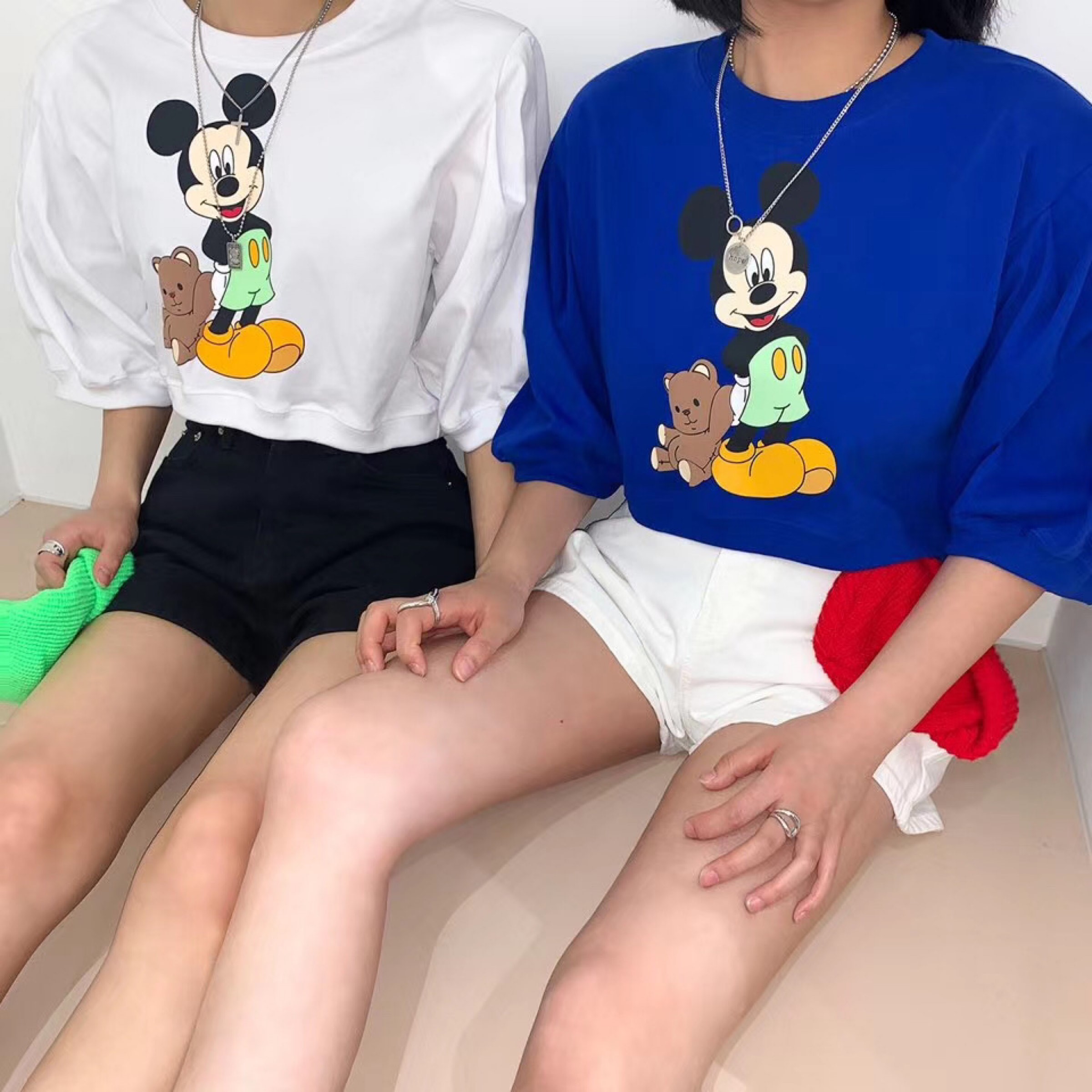 蓝色