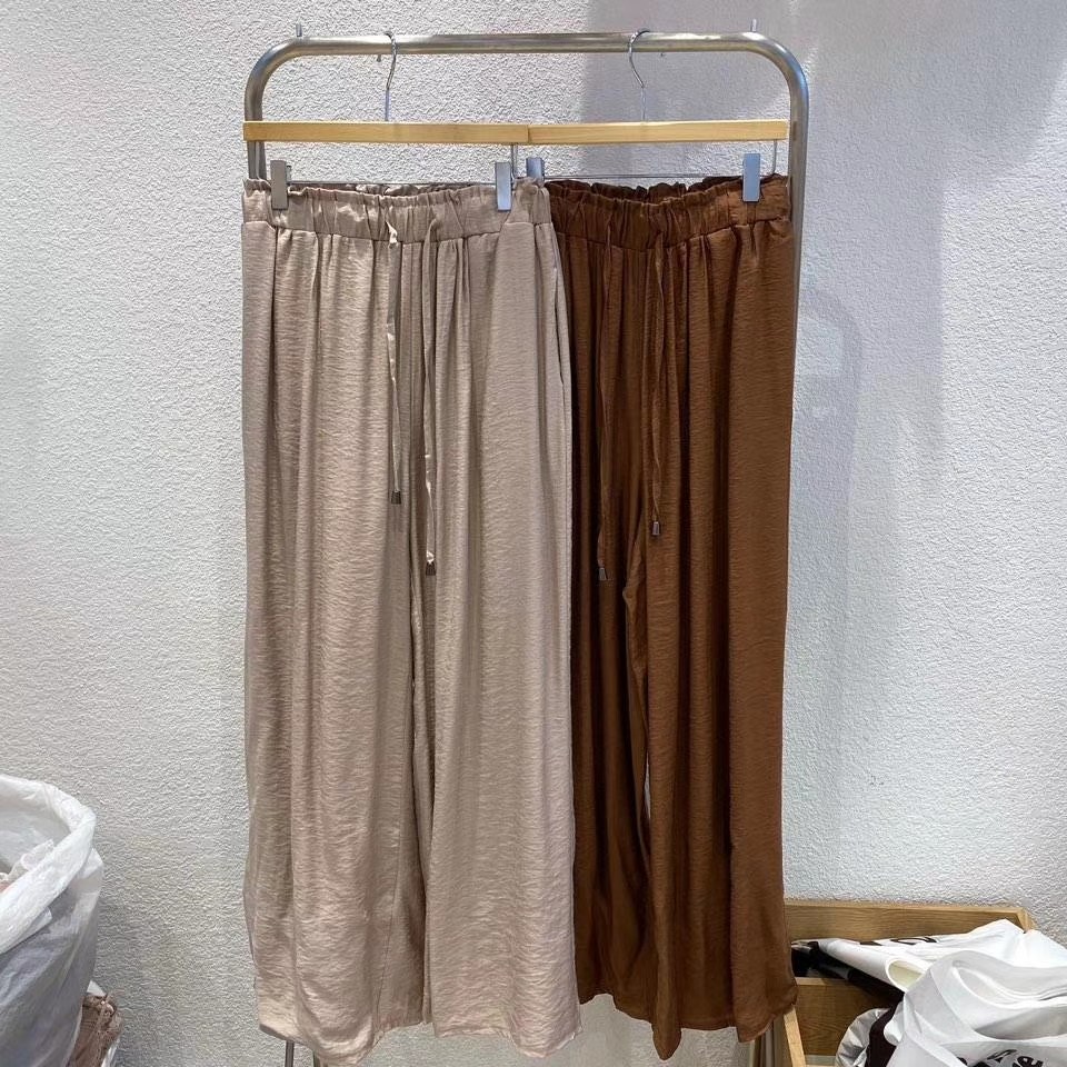 浅棕色