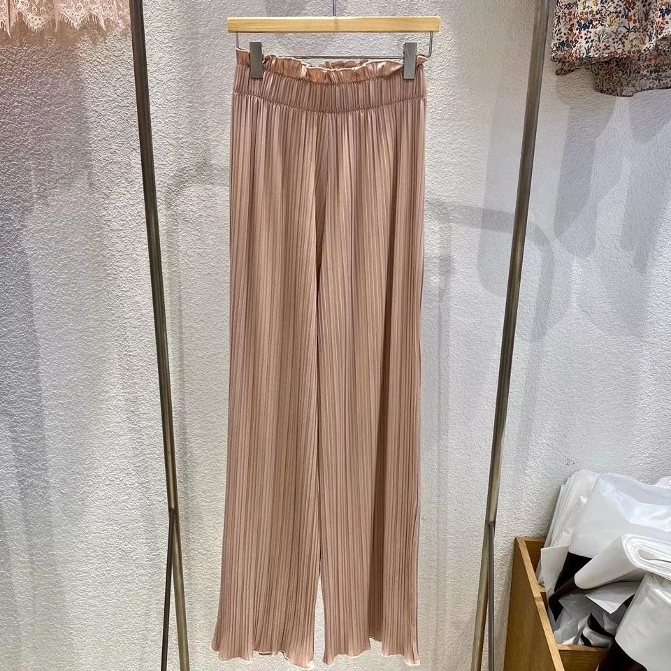 浅粉色