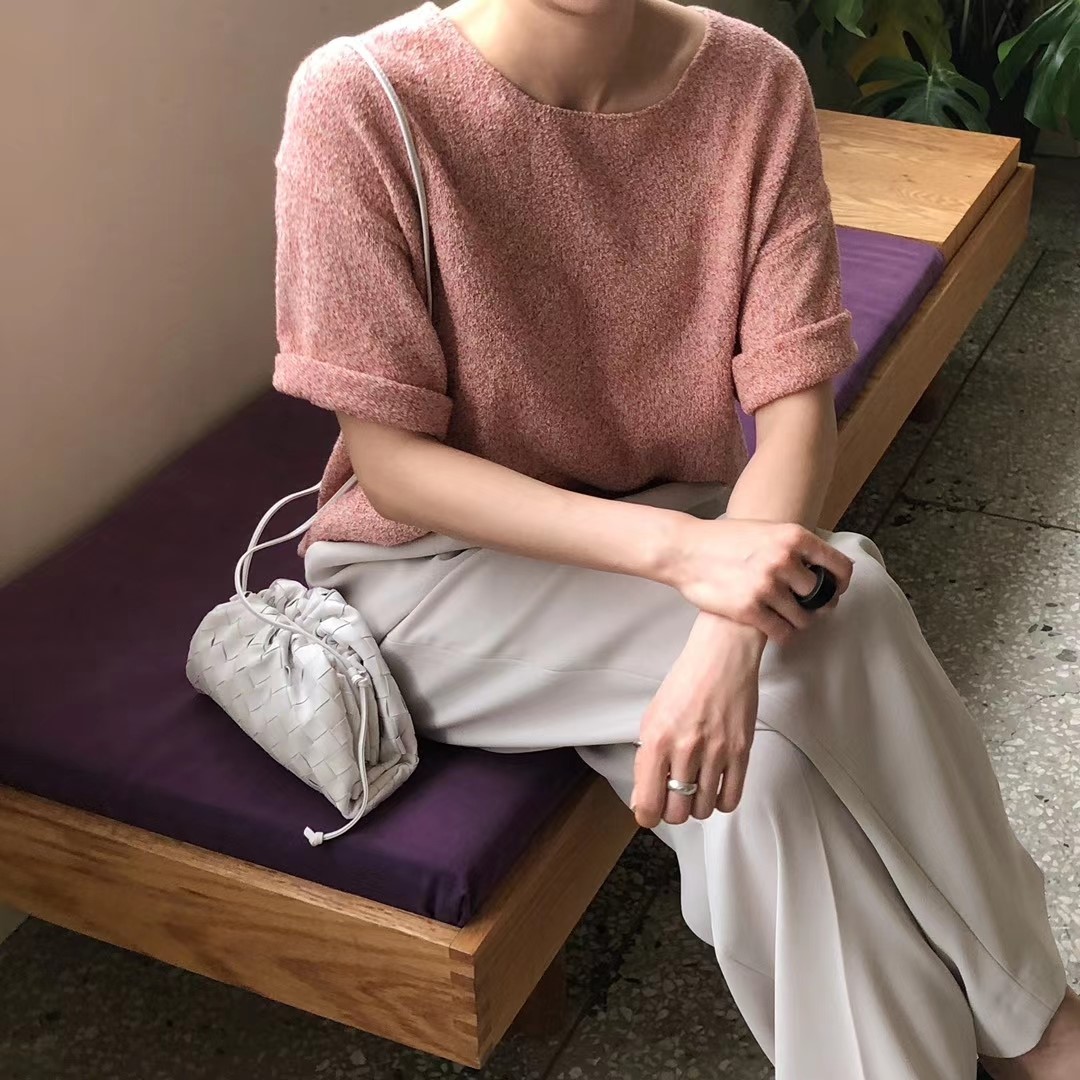 灰色