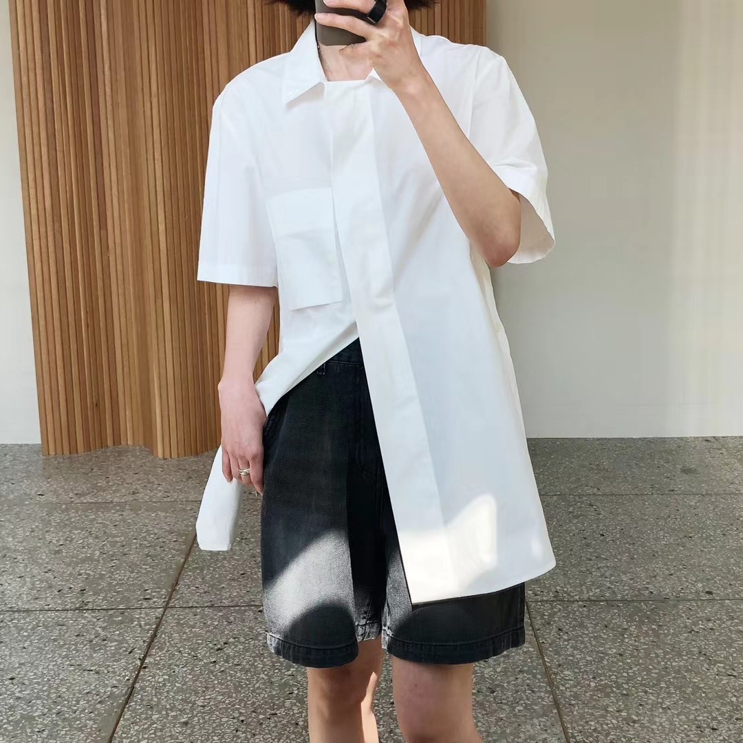 蓝色