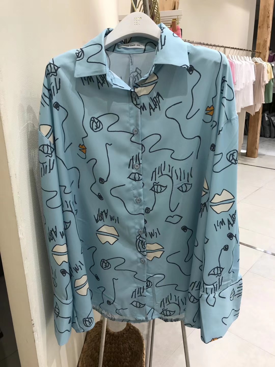 蓝色