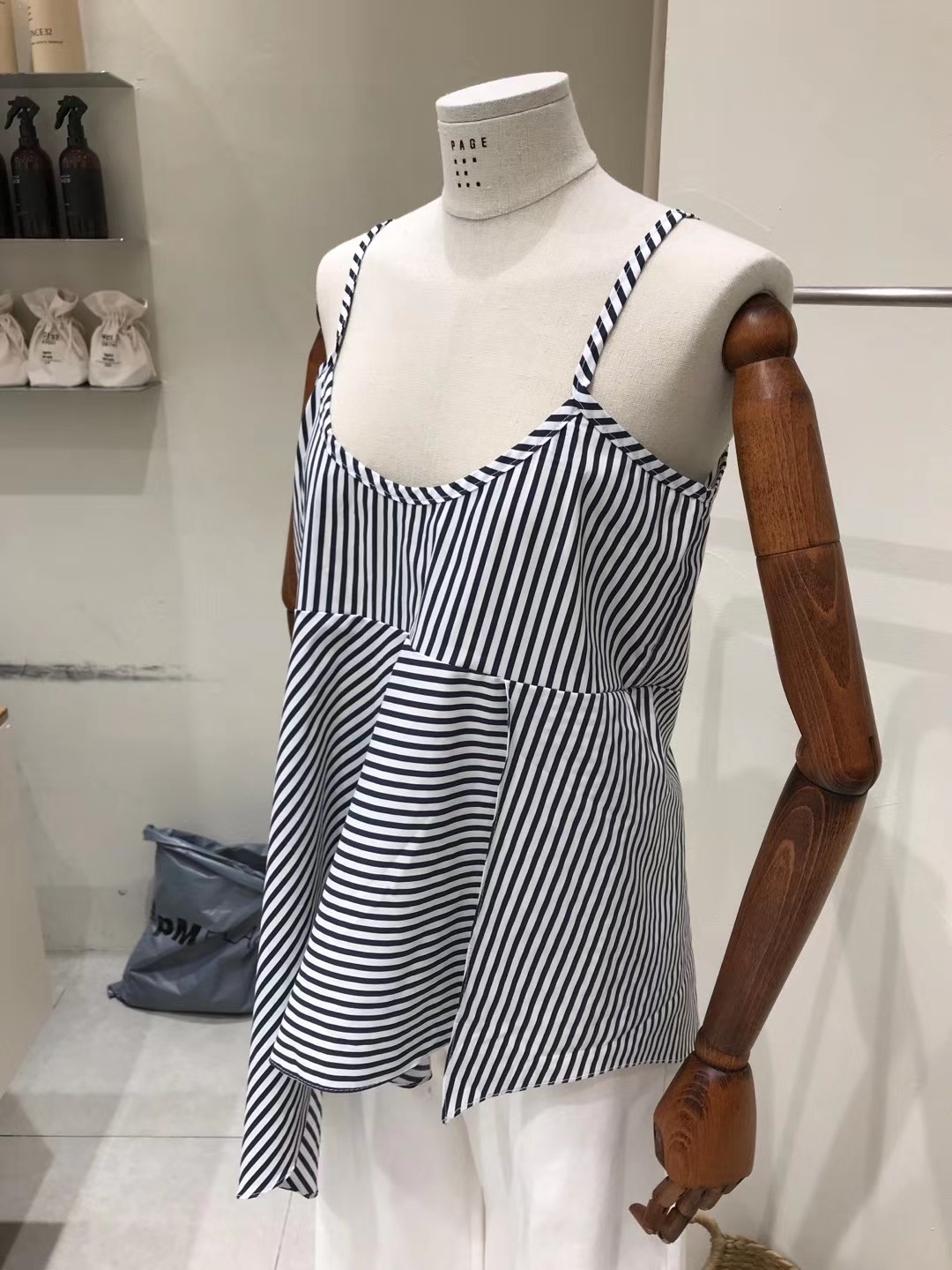 白色