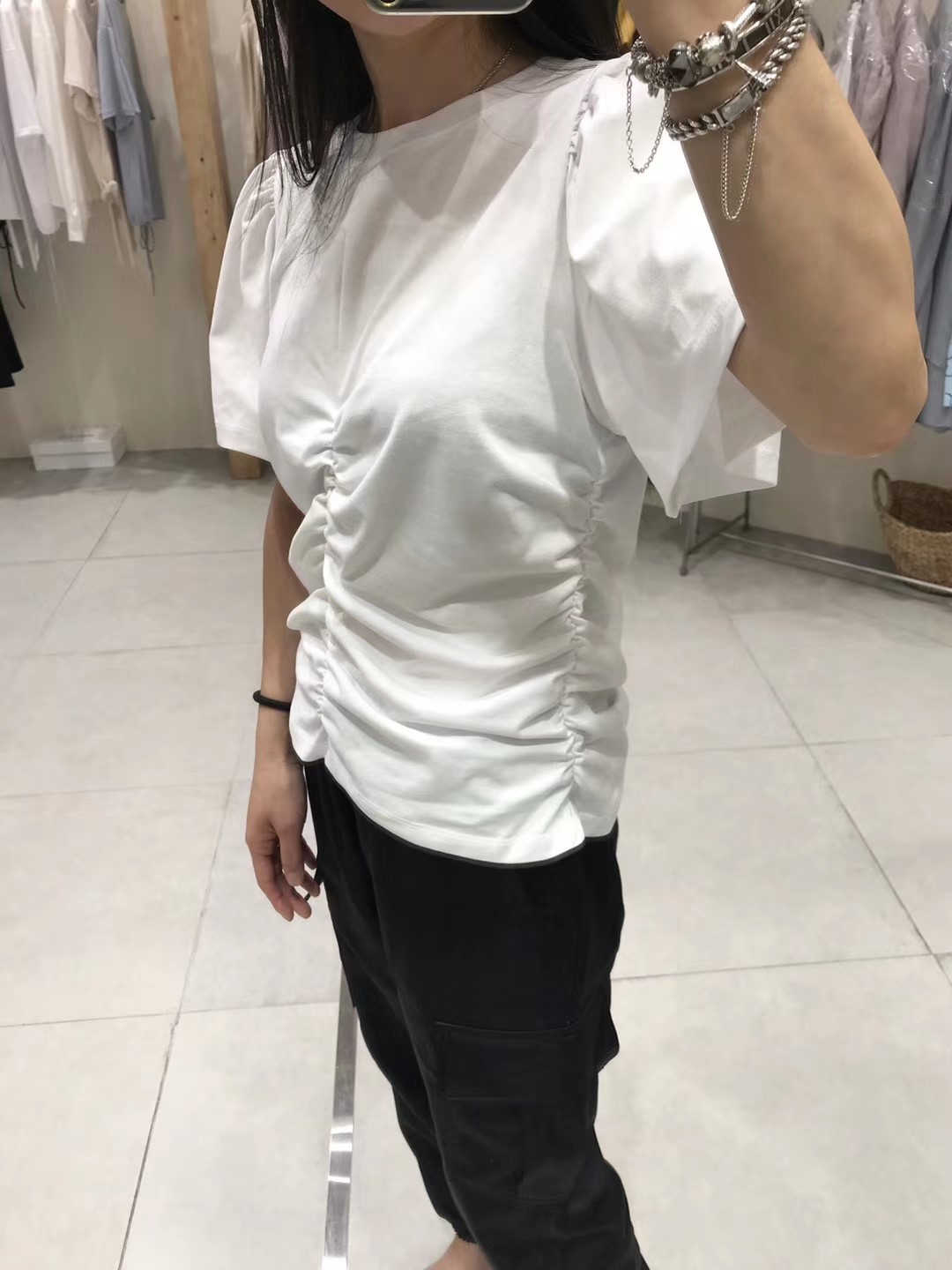 白色