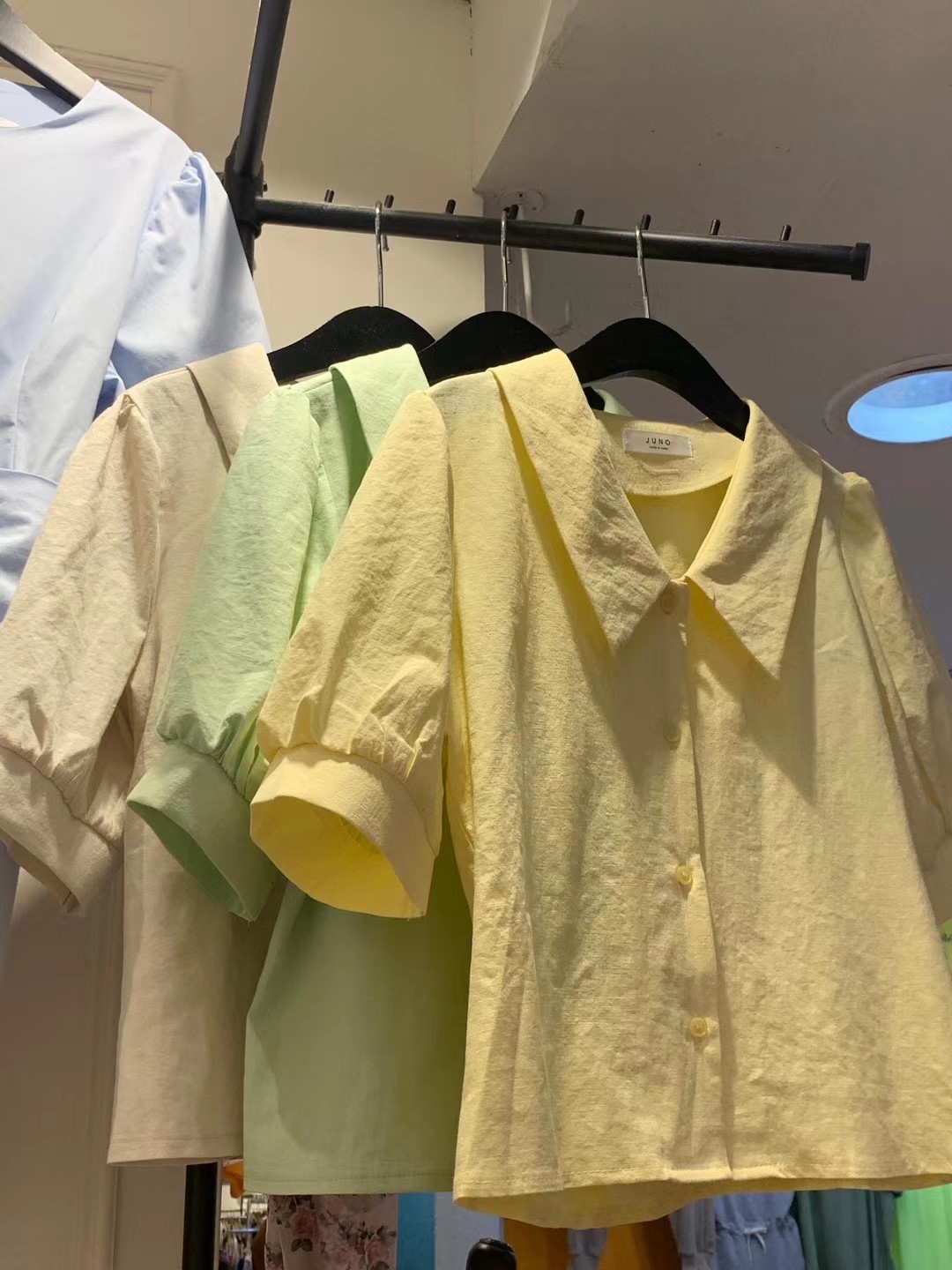 草绿色
