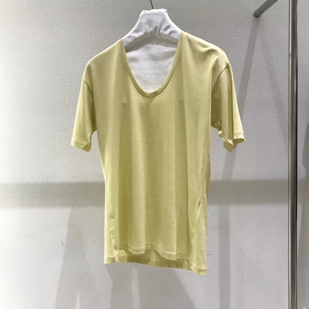 黄色