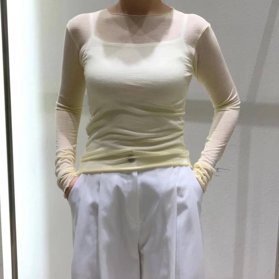黄色
