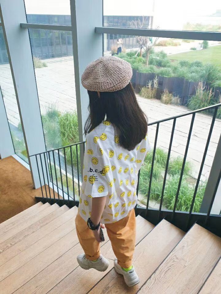 粉红色