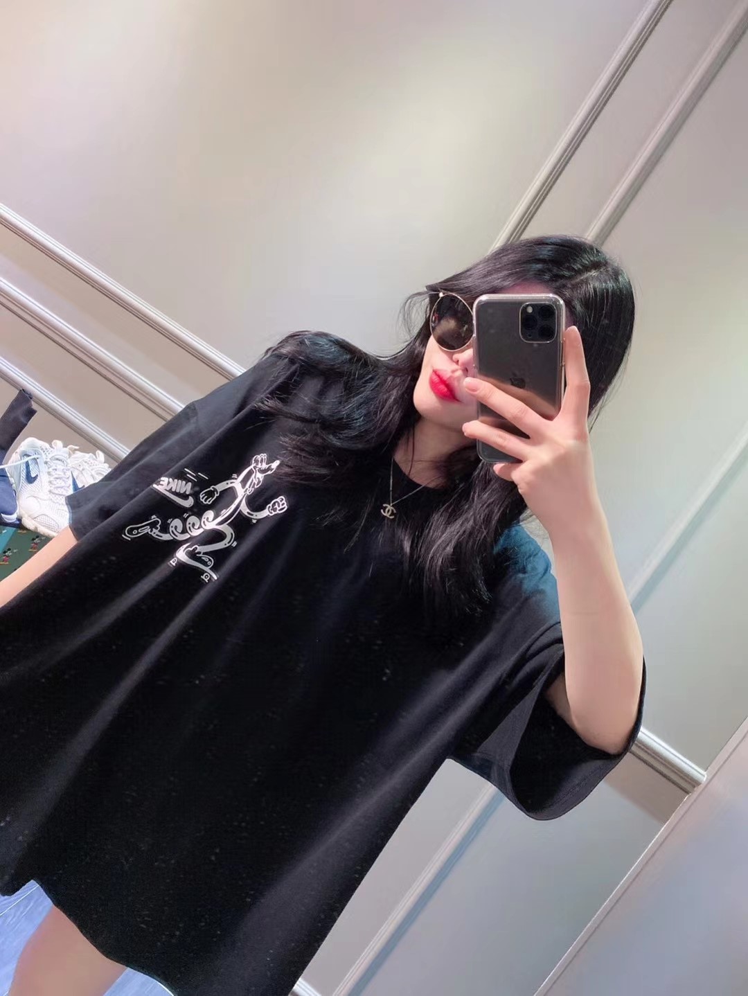 黑色