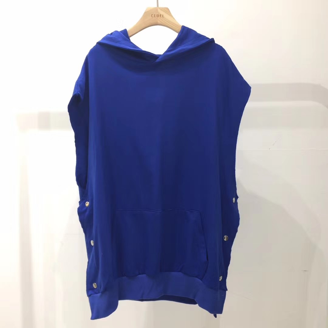 蓝色