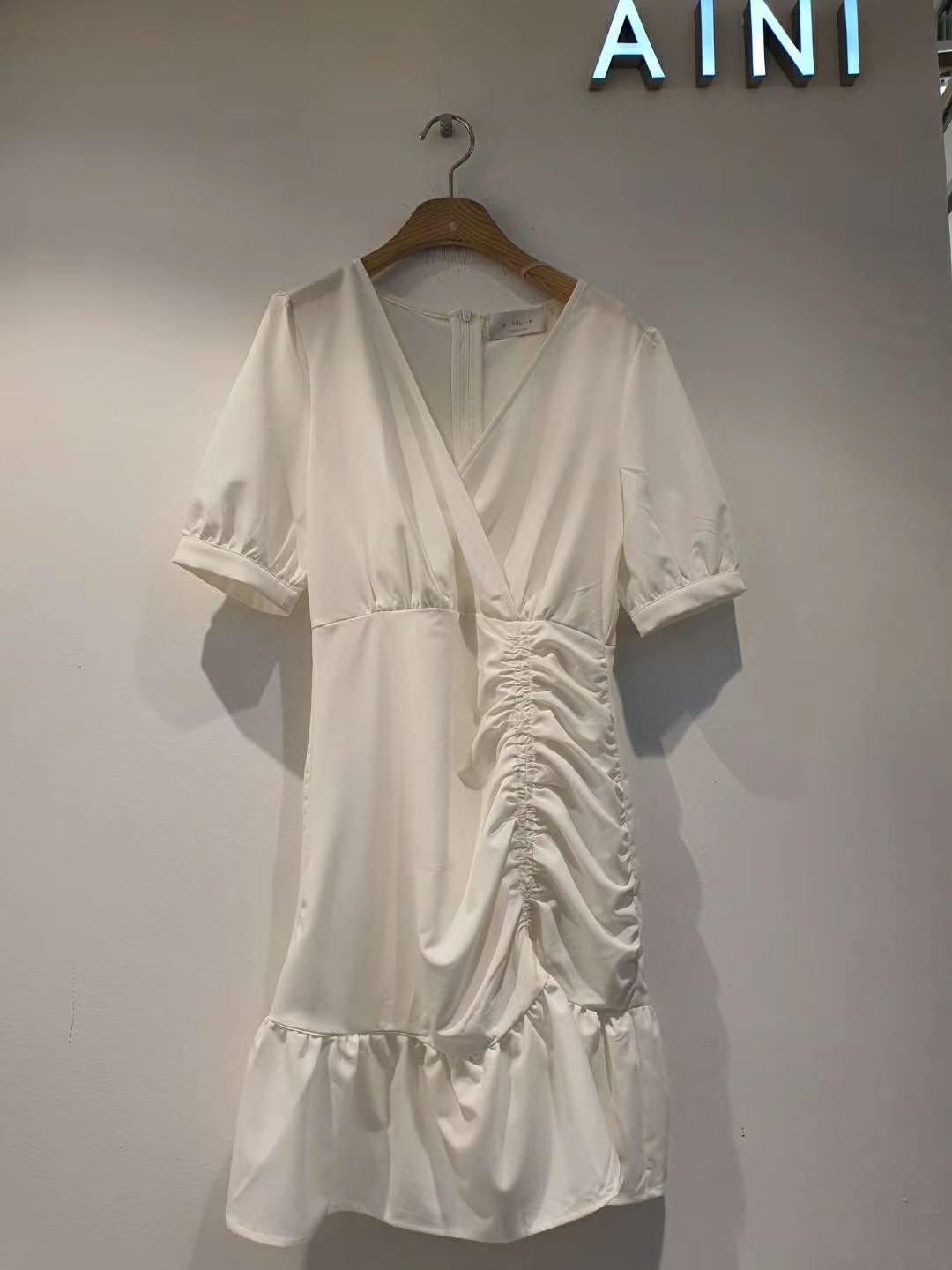 白色