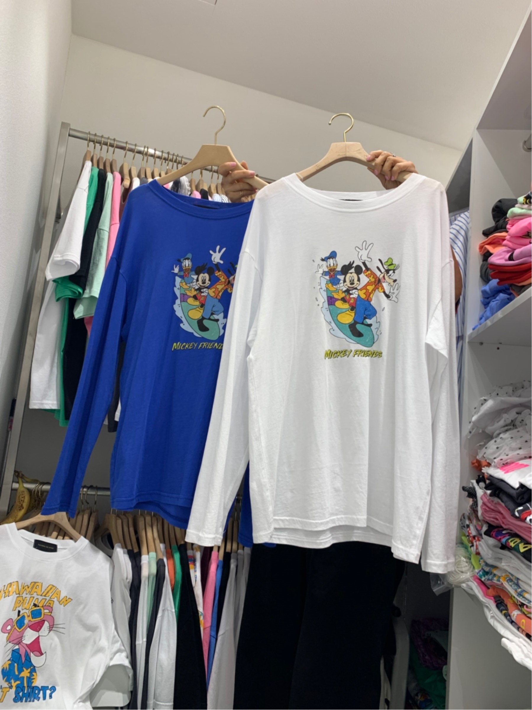 蓝色
