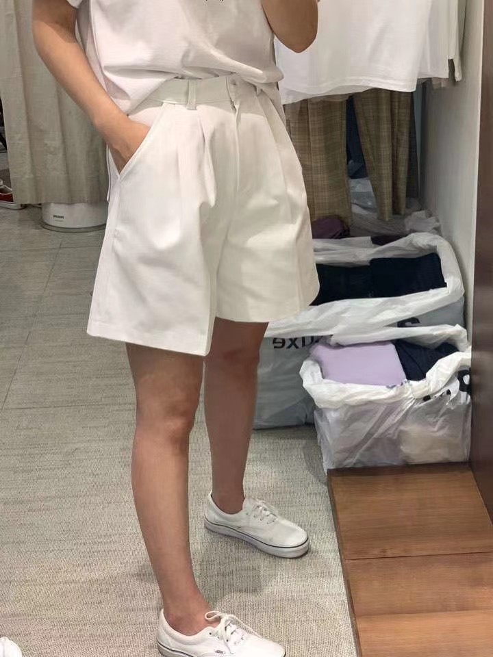 白色