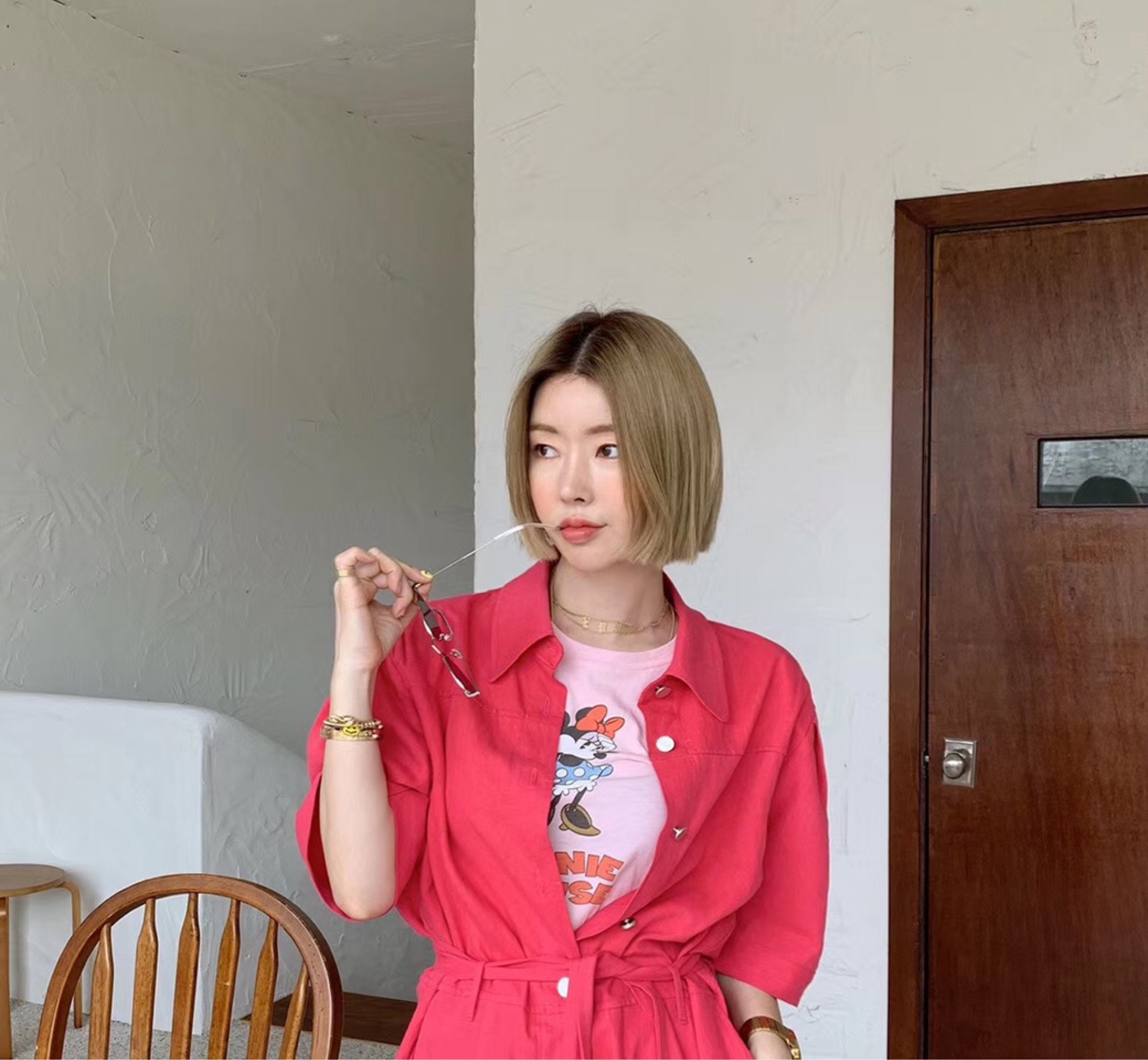 粉红色