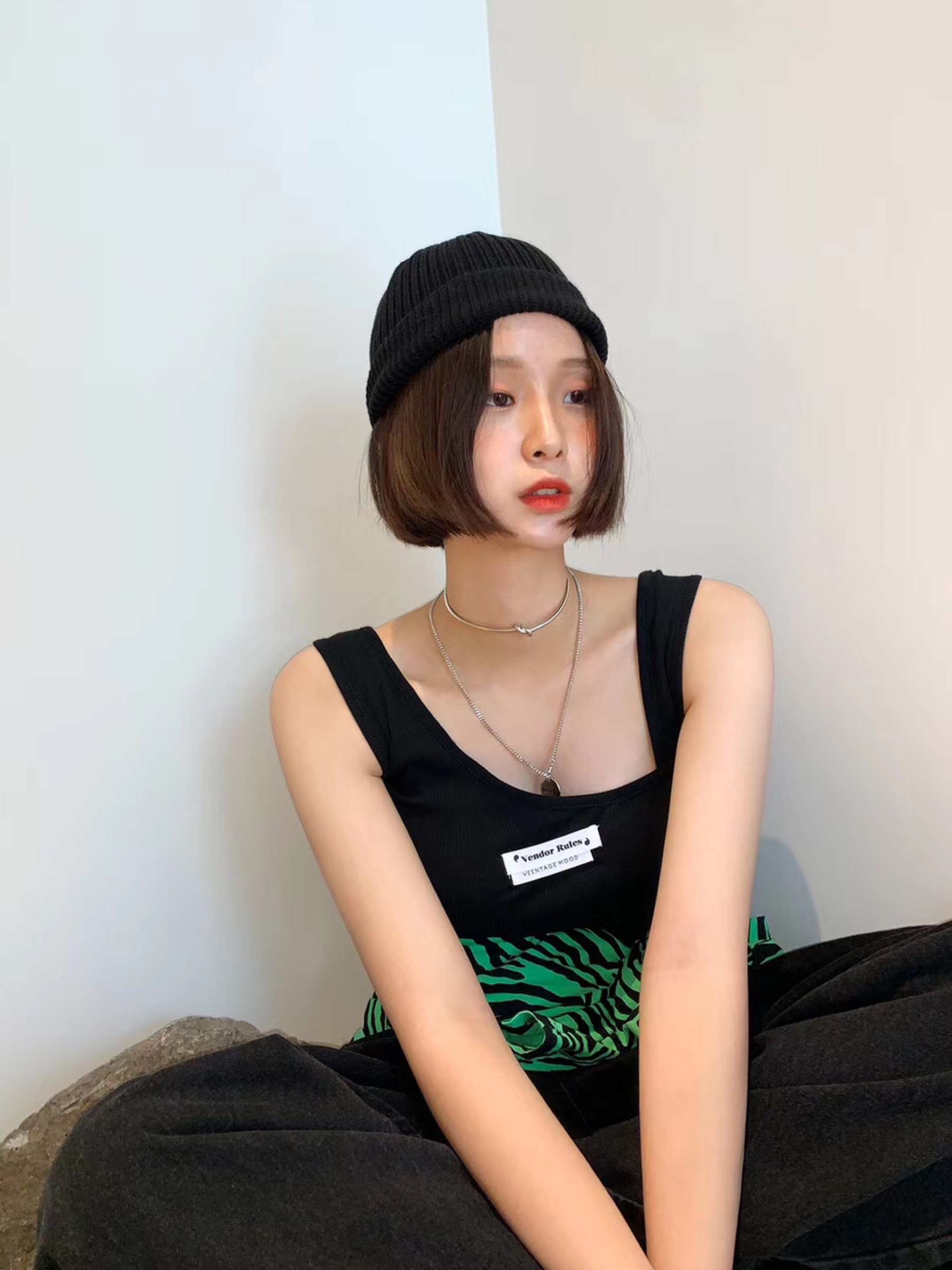 黑色