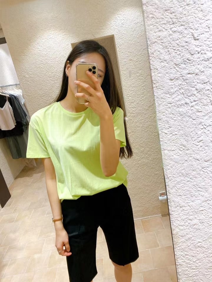 黄色