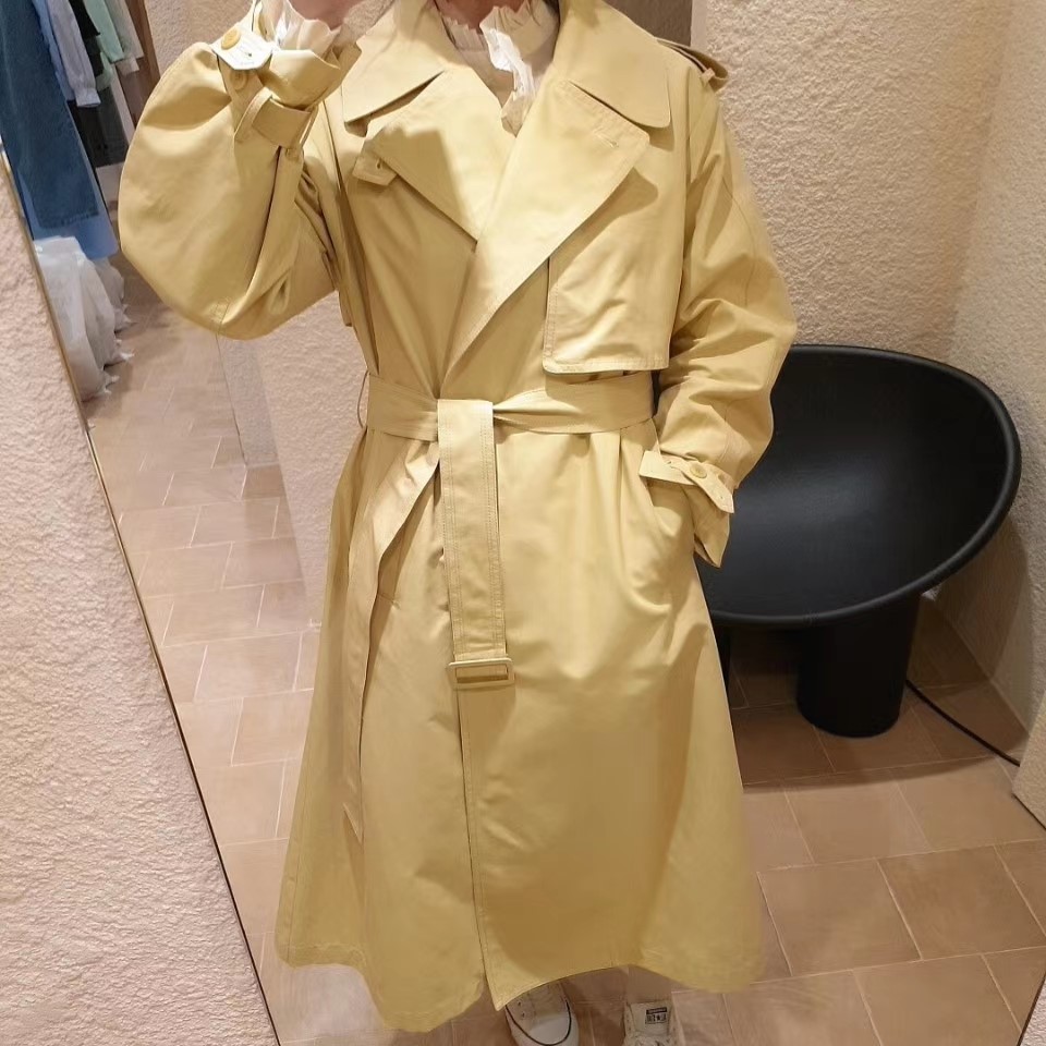 黄色
