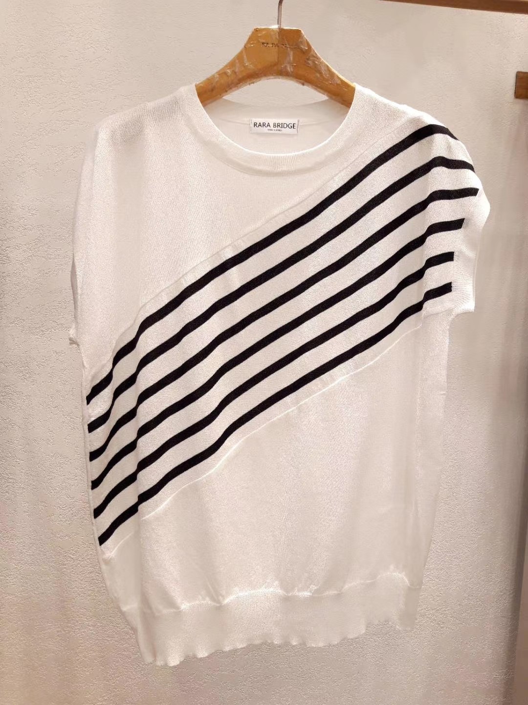 白色