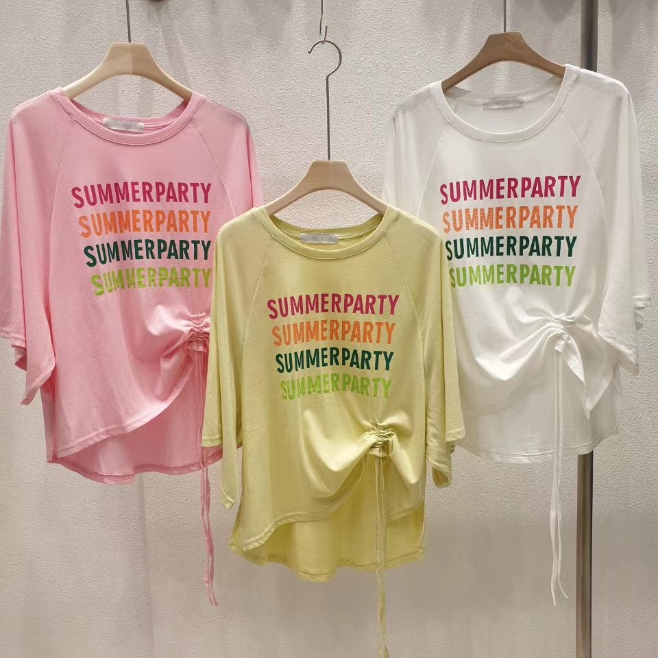 黄色