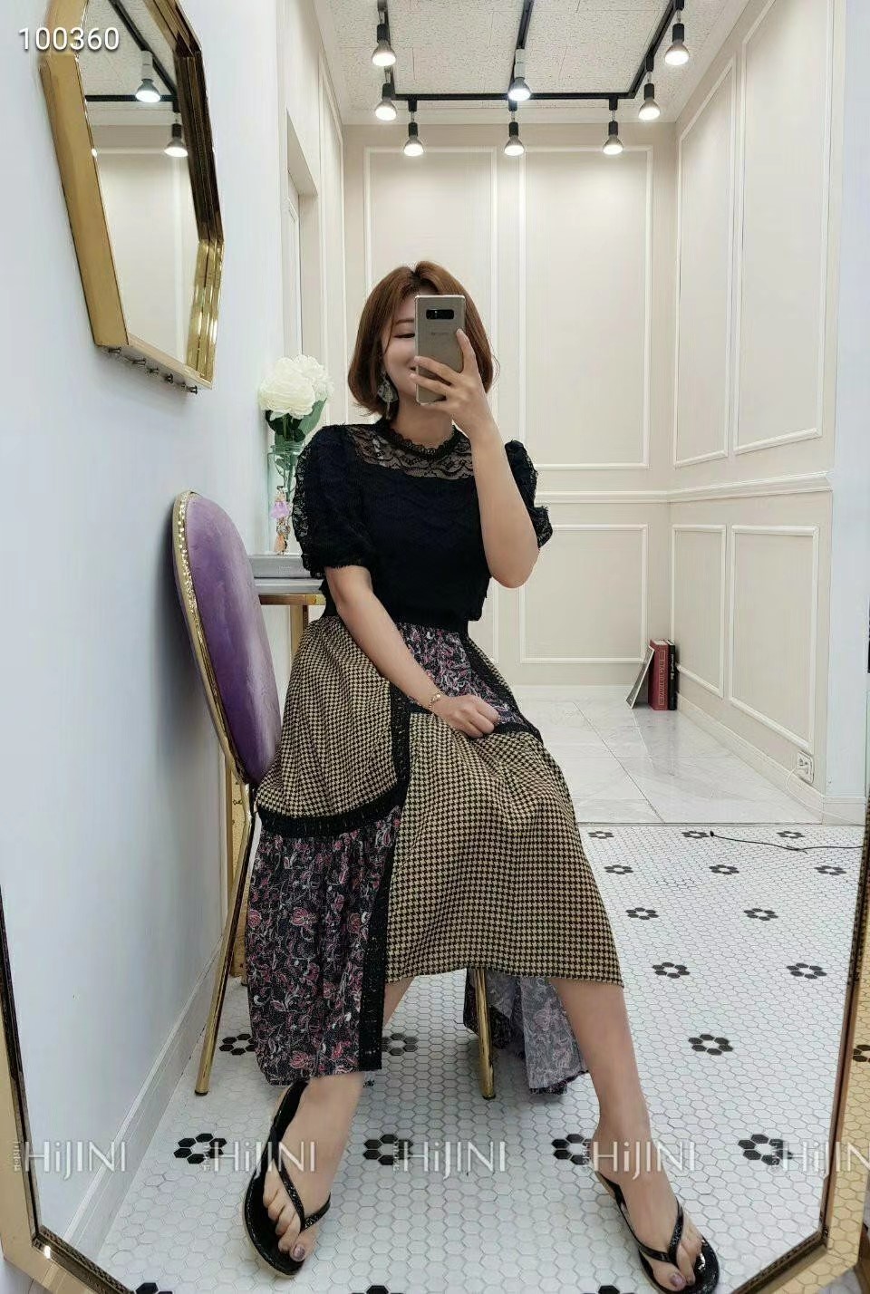 黑色