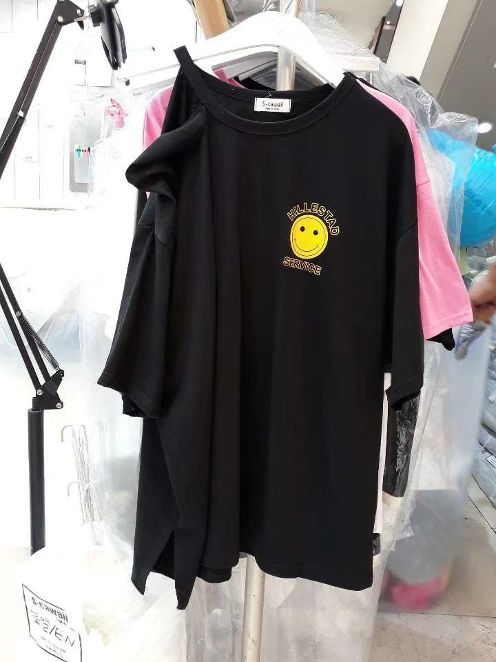 黑色