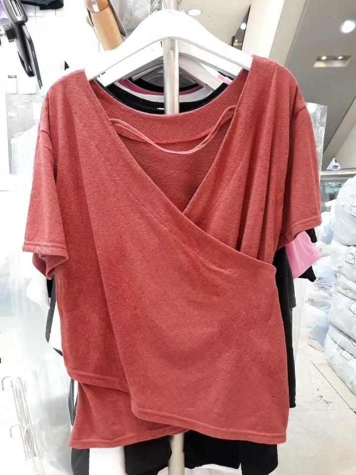 红色