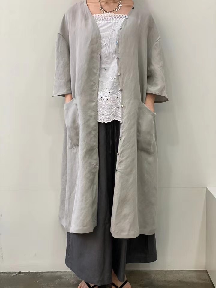灰色