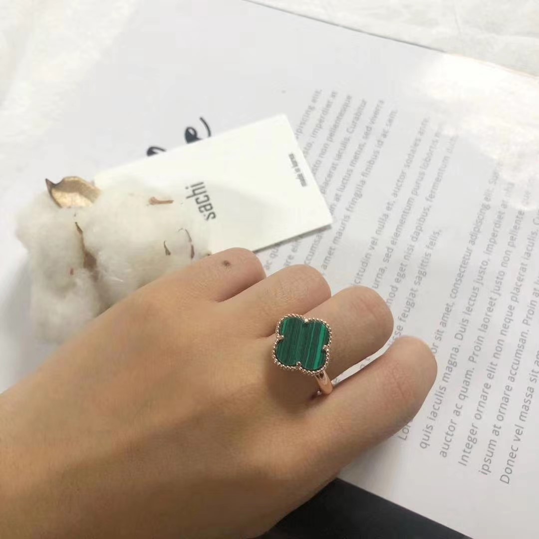 绿色
