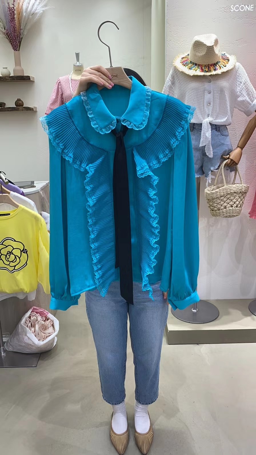 蓝色