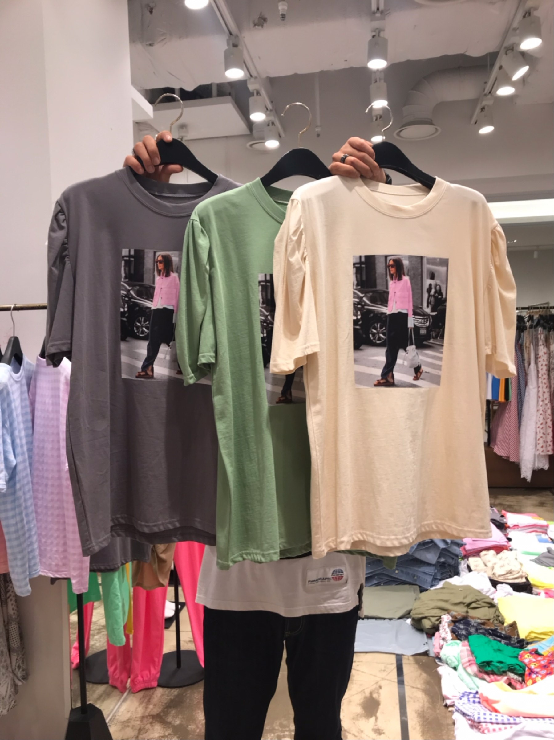 灰色