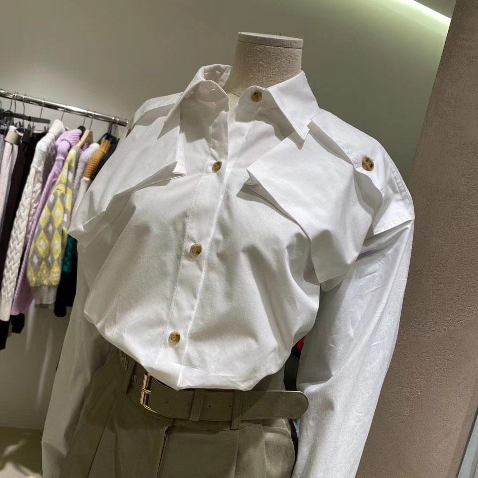 白色