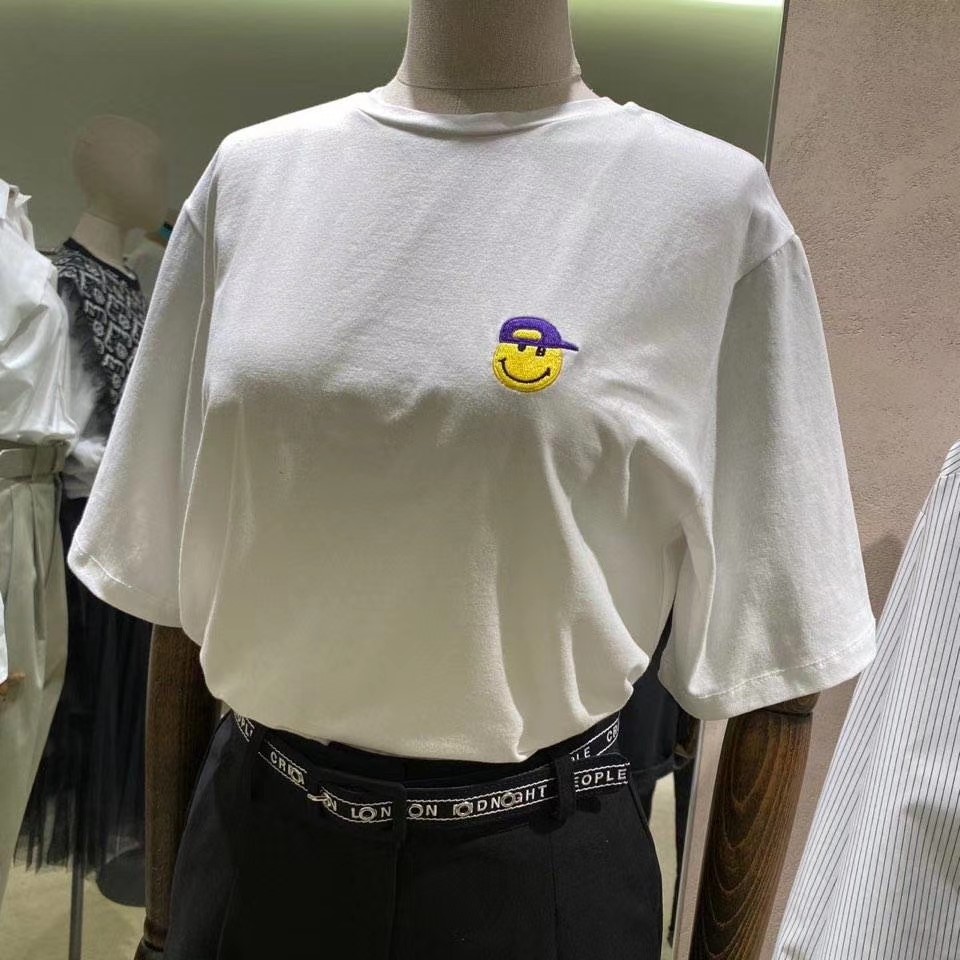 白色