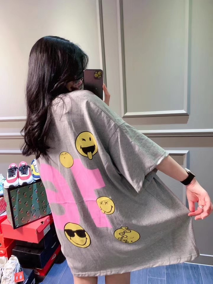 灰色