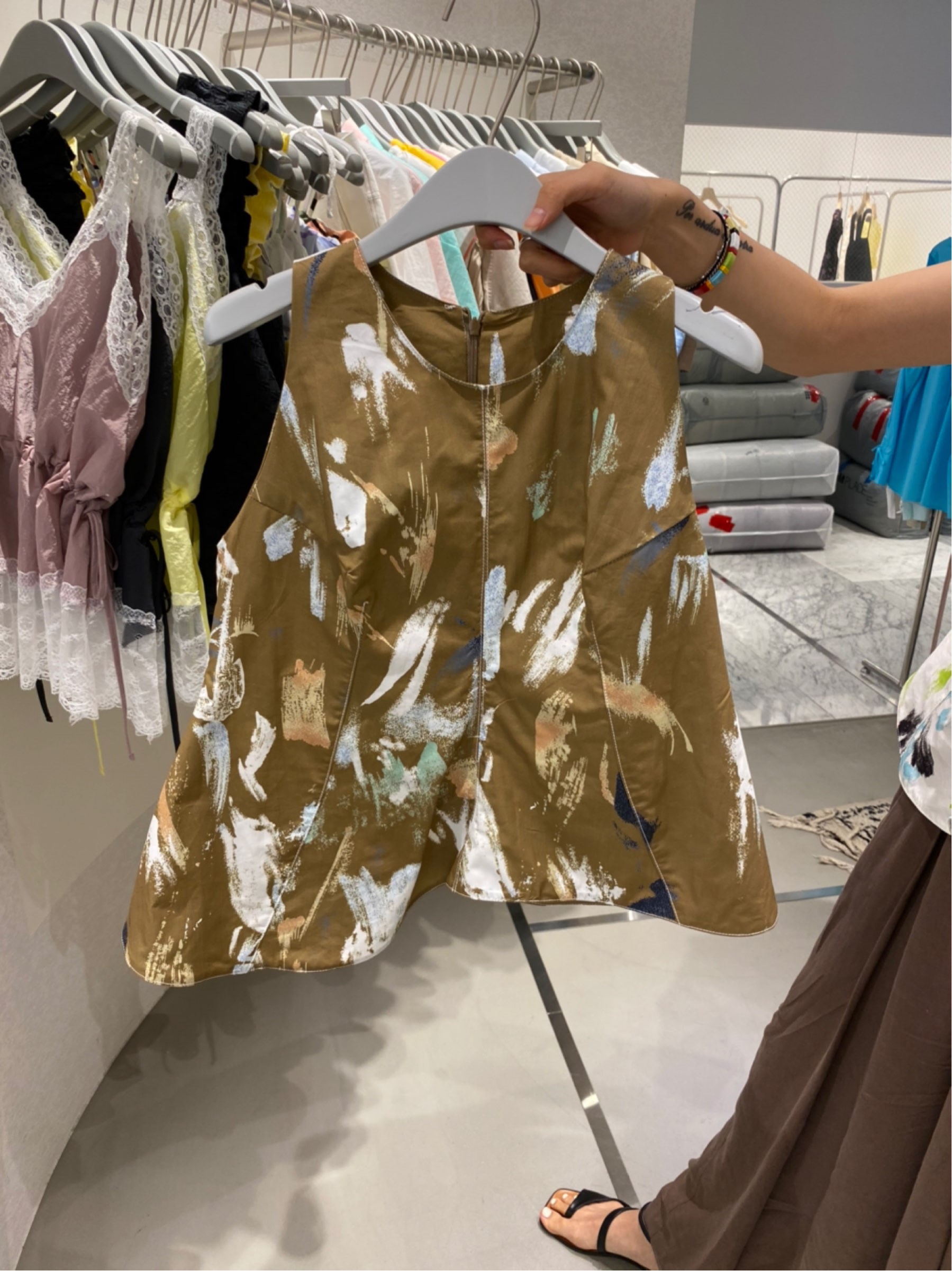 咖啡色
